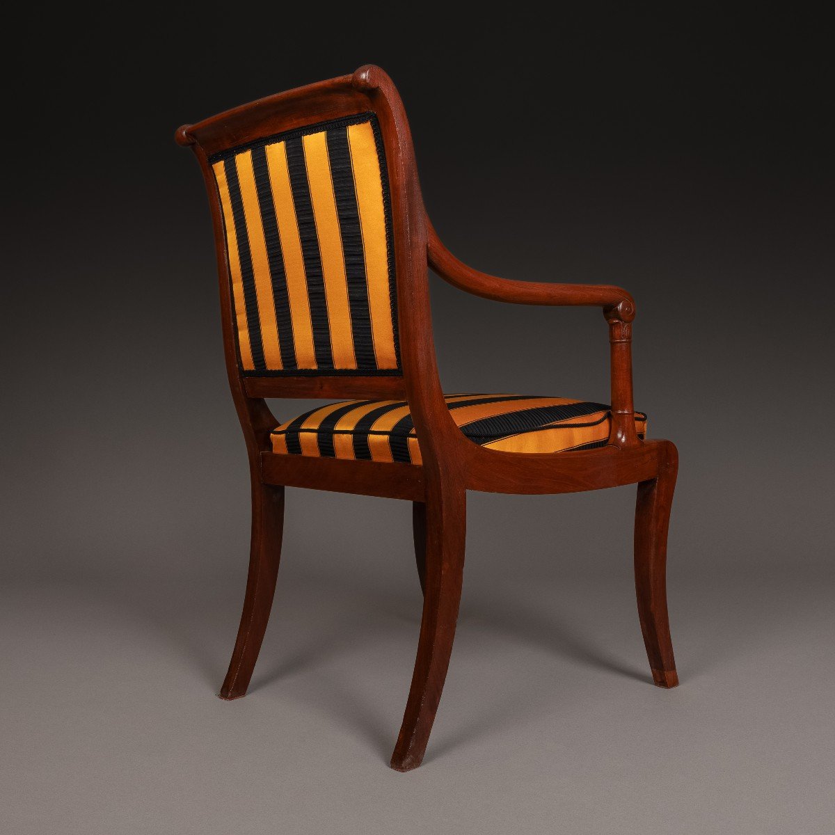 Jacob Desmalter - fauteuil impérial en acajou et soie Pelle - vers 1810-photo-1