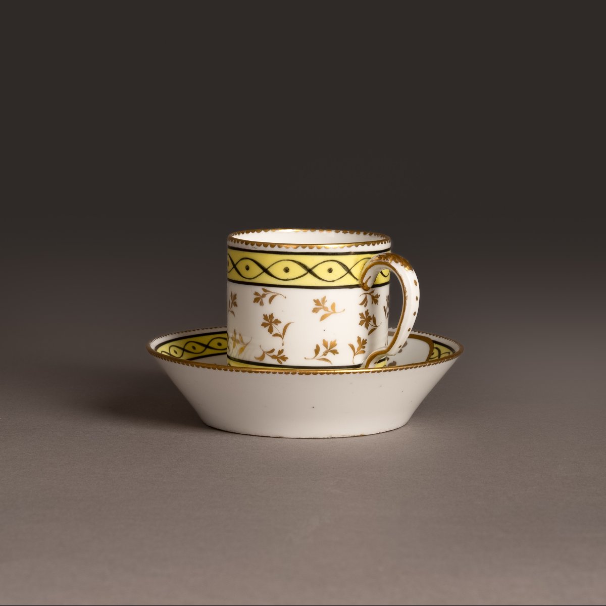 Manufacture Royale De Sèvres, 1778 - Cup And Saucer In Hard Paste With Ruins Decoration-photo-1