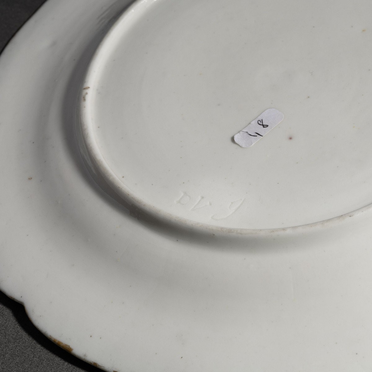 Mennecy, Circa 1760 - Very Rare Soft Paste Porcelain Dinner Plate-photo-1