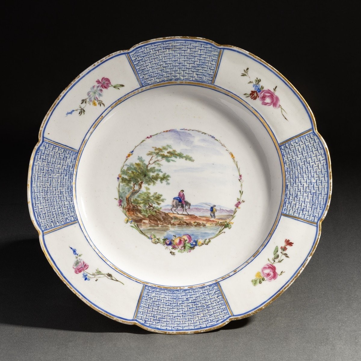 Mennecy, Circa 1760 - Very Rare Soft Paste Porcelain Dinner Plate