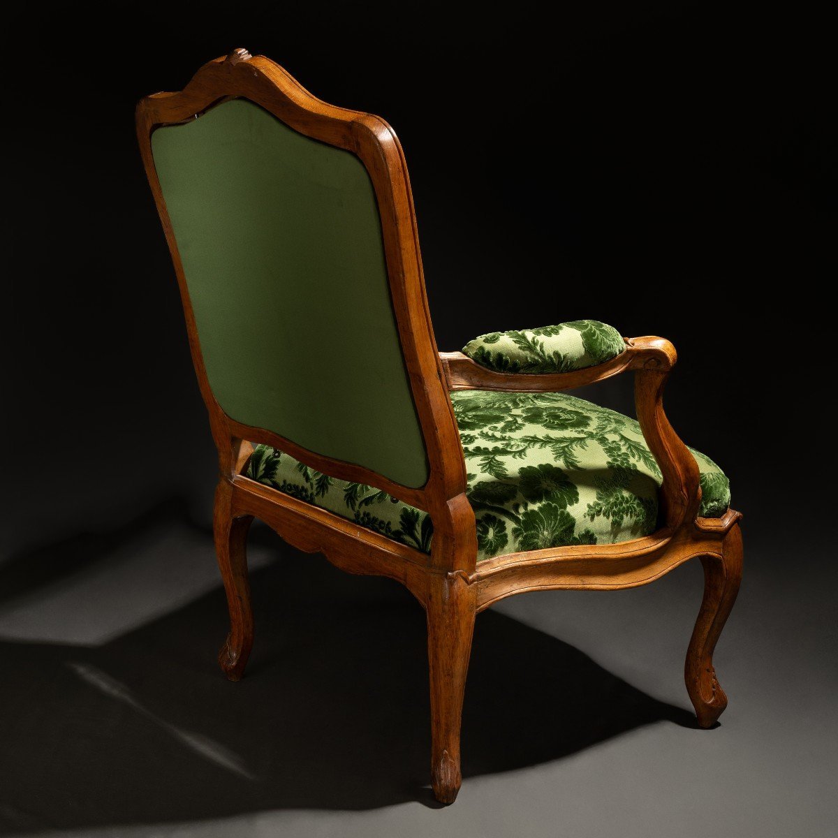 Paris, Louis XV Period - Armchair "à Chassis" - Natural Wood And Chiseled Velvet-photo-1