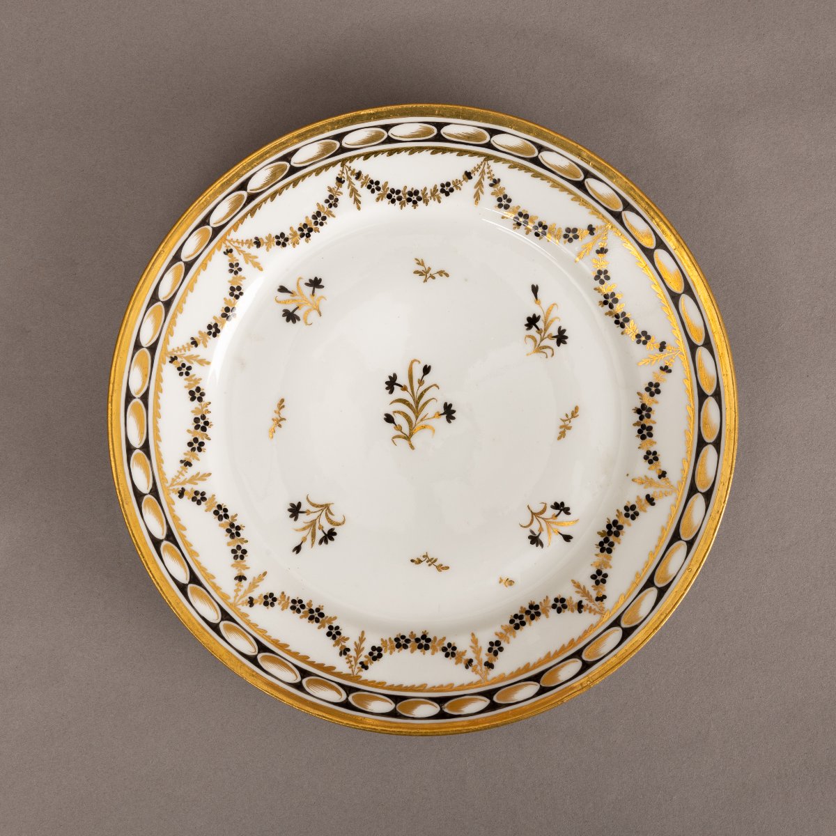 Darte Frères - Paris, Circa 1800 - Set Of Six Consulate Porcelain Dinner Plates -photo-2