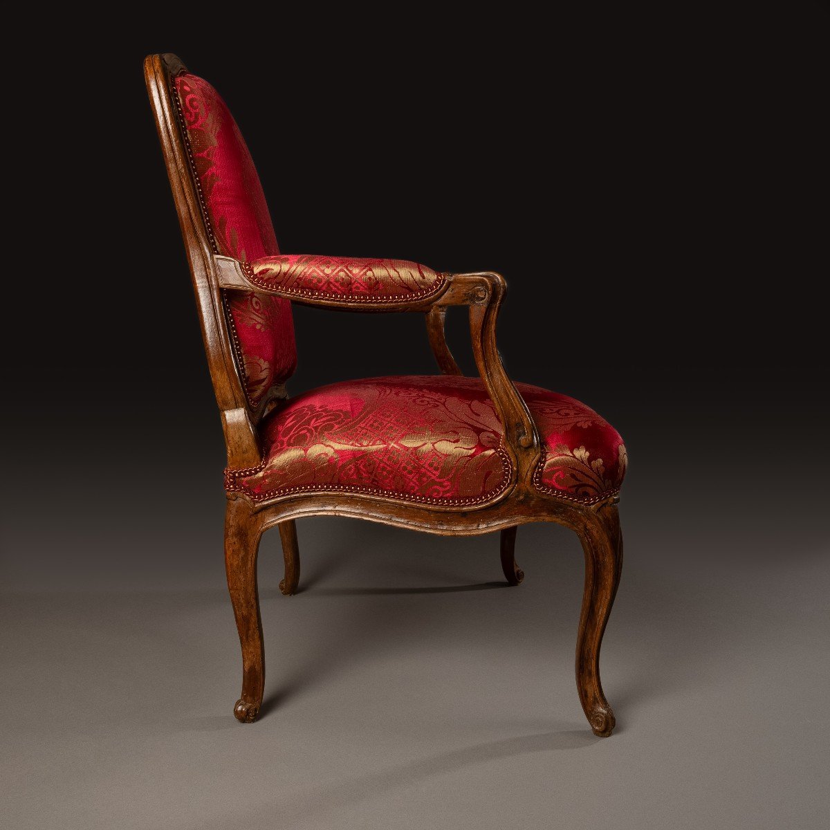 NQ Foliot, maître en 1729 - fauteuil à la reine Louis XV, vers 1760 - bois naturel et soie-photo-3