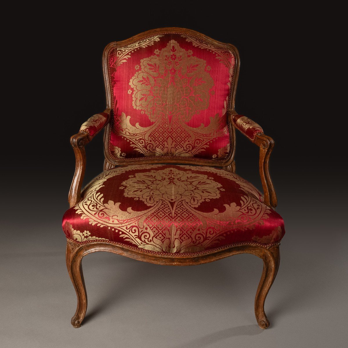 NQ Foliot, maître en 1729 - fauteuil à la reine Louis XV, vers 1760 - bois naturel et soie-photo-3