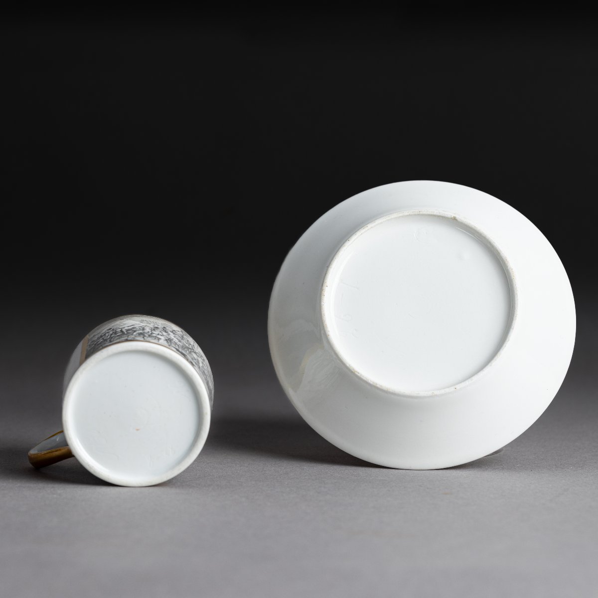 Sèvres et Paris, vers 1820 - tasse et soucoupe d'après Gérard "l'entrée d'Henri IV à Paris" -photo-1