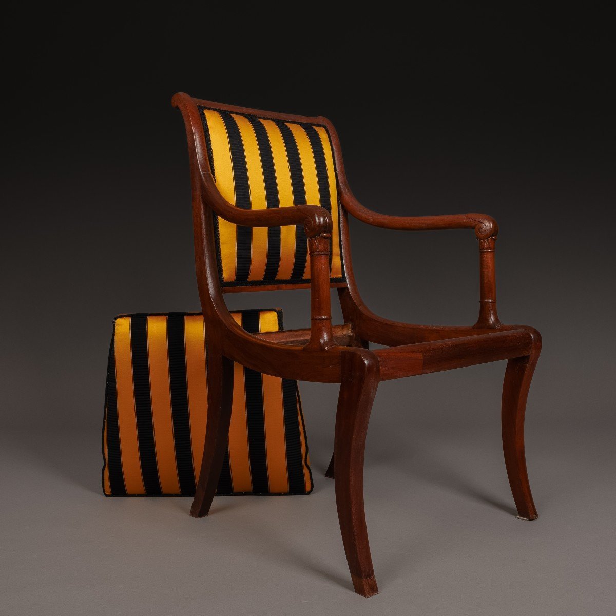 Jacob Desmalter - fauteuil impérial en acajou et soie Prelle - vers 1810-photo-4