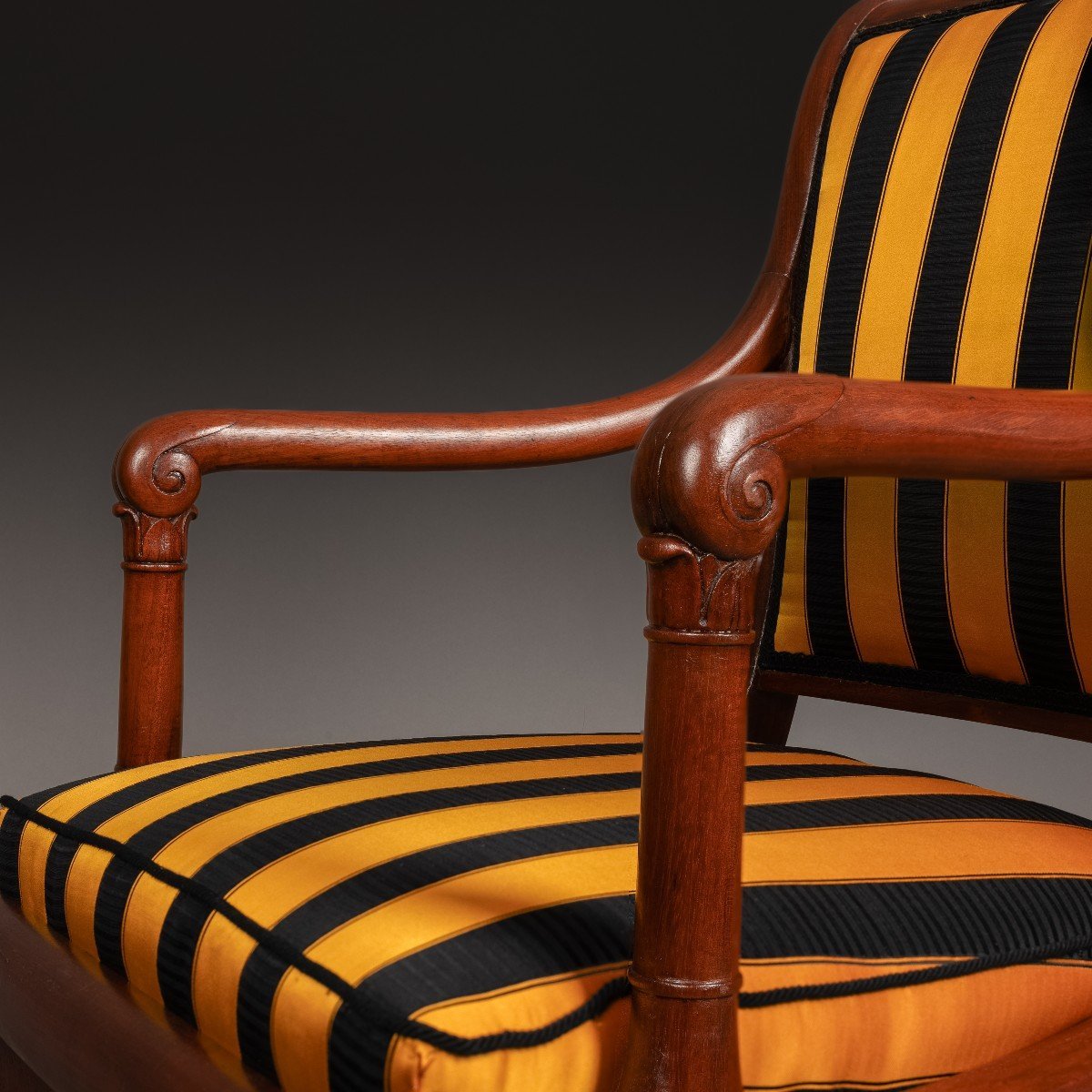 Jacob Desmalter - fauteuil impérial en acajou et soie Prelle - vers 1810-photo-2