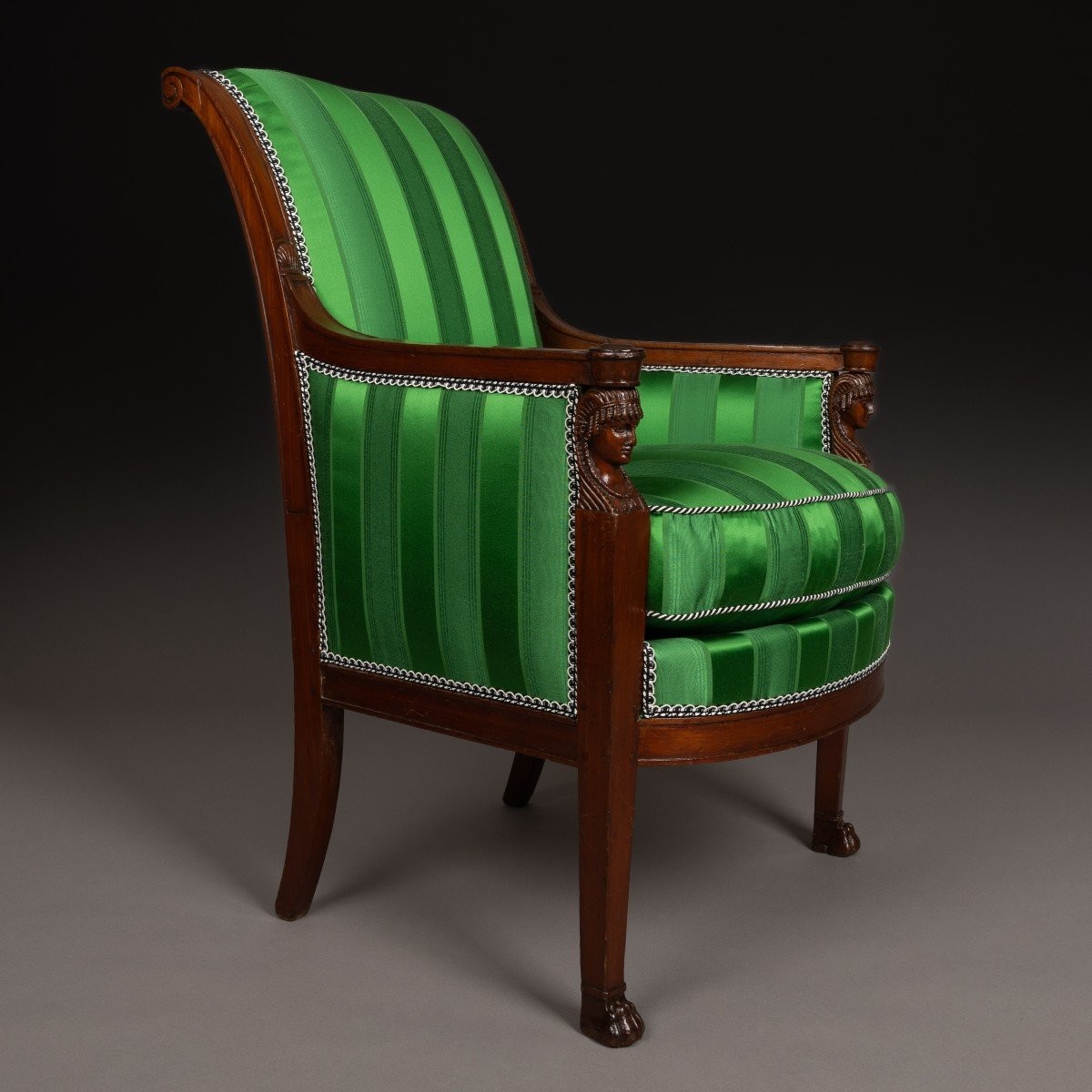 Paris, époque Consulat, Empire - bergère en acajou, retour d'Egypte - soie Prelle
