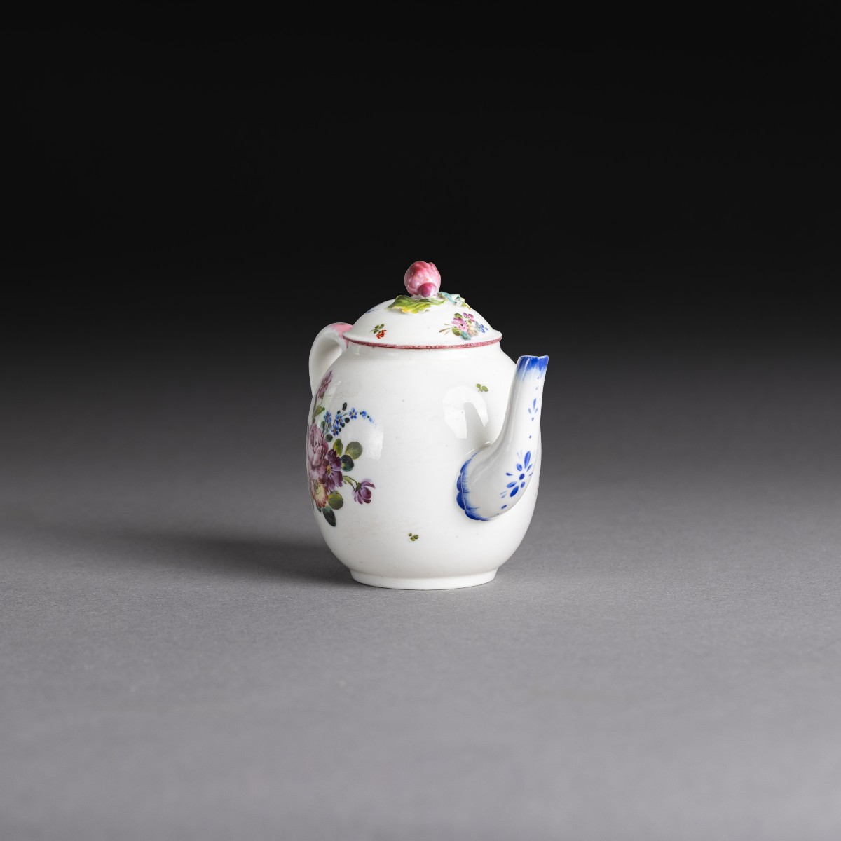 Mennecy, vers 1750 - petite théière calabre en porcelaine tendre-photo-2