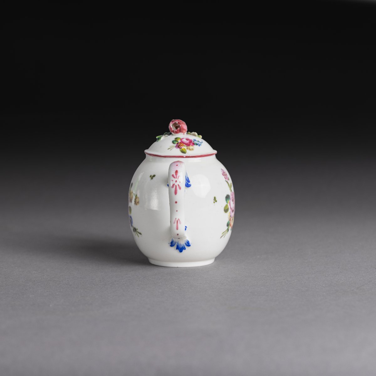 Mennecy, vers 1750 - petite théière calabre en porcelaine tendre-photo-4