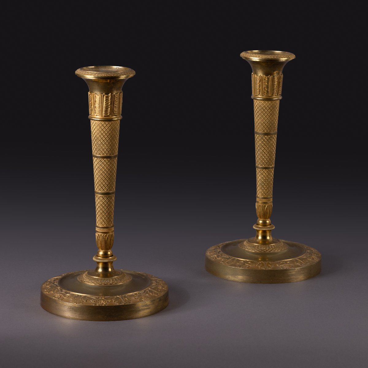 Paris, vers 1800 - paire de bougeoirs, flambeaux en carquois Consulat, Empire - bronze doré-photo-3