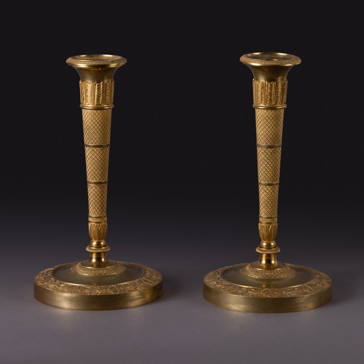 Paris, vers 1800 - paire de bougeoirs, flambeaux en carquois Consulat, Empire - bronze doré-photo-4