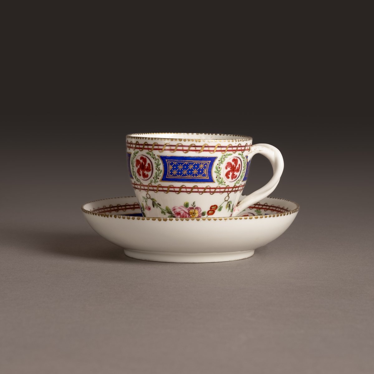 Manufacture Royale de Sèvres, 1767 - gobelet Hébert et soucoupe en pâte tendre-photo-6