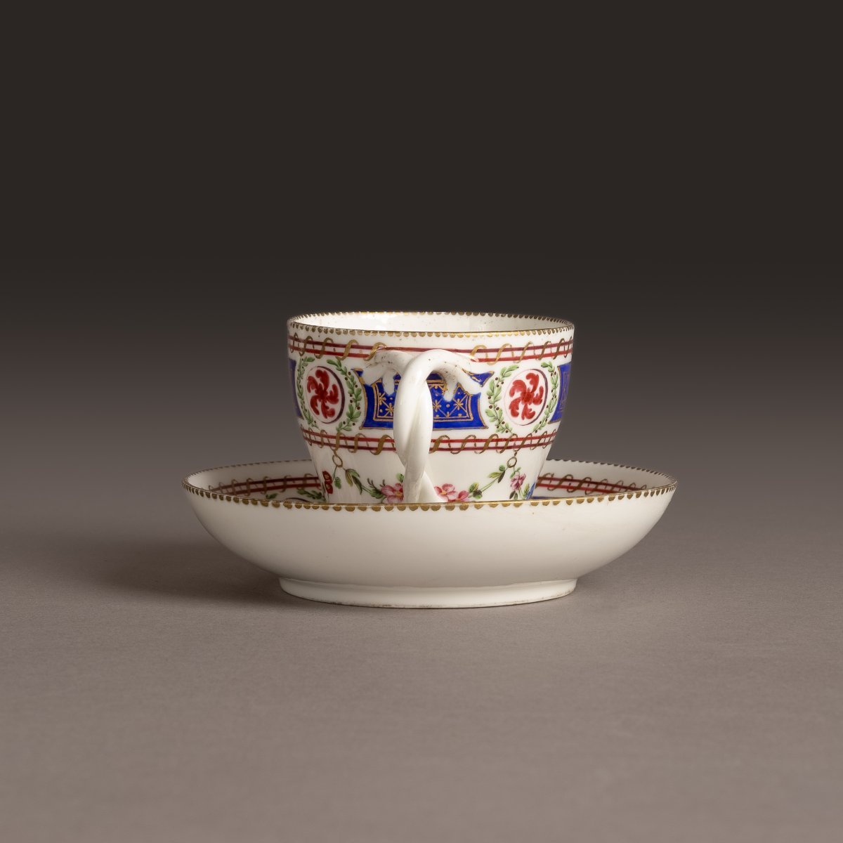 Manufacture Royale de Sèvres, 1767 - gobelet Hébert et soucoupe en pâte tendre-photo-7