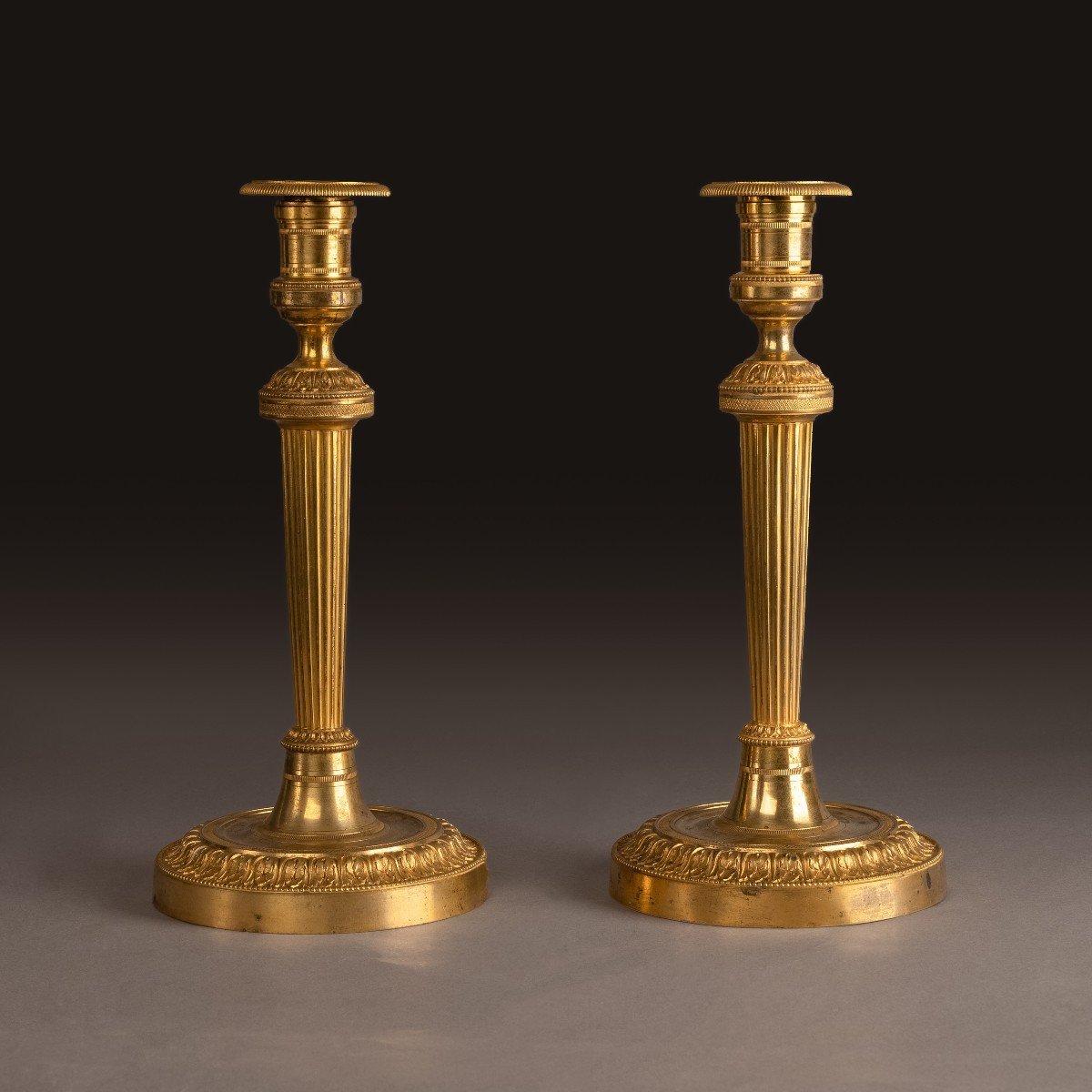 Paris, vers 1800 - paire de grands bougeoirs, flambeaux à l'ormoulu - Galle ou Ravrio-photo-3