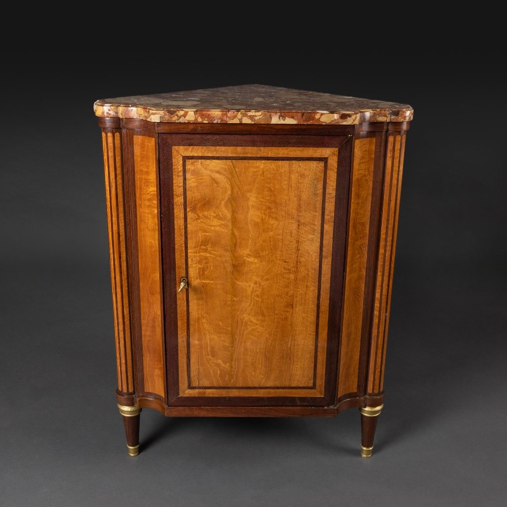 Etienne Levasseur, Maitre In 1767—corner Cupoboard - Lemonwood —louis XVI Period-photo-2
