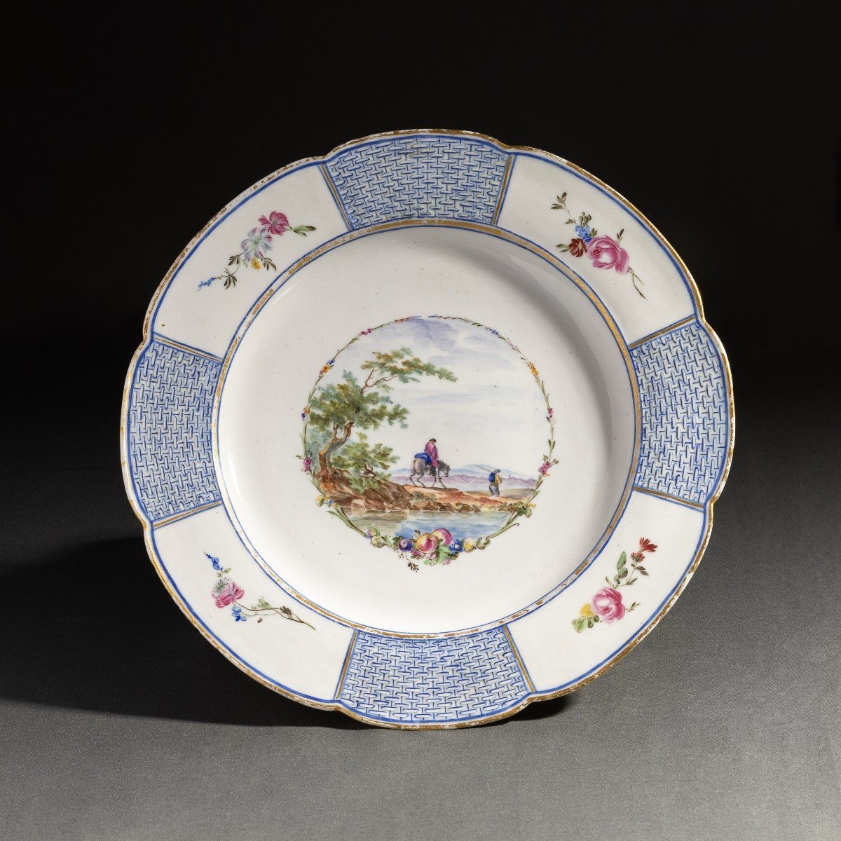 Mennecy, Circa 1760—a Very Rare Soft-paste Porcelain Dinner Plate—louis XV-photo-4