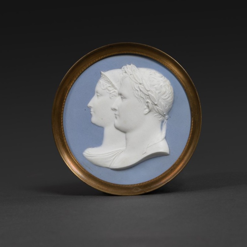 Manufacture Impériale de Sèvres d'après Andrieu - médaillon en biscuit de Napoléon et ML-photo-2