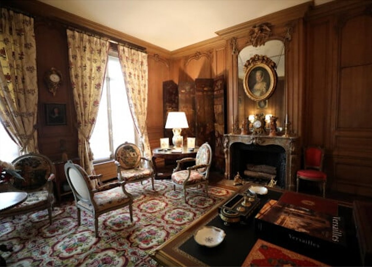 19th Century Carpet, Exceptional Provenance-photo-3