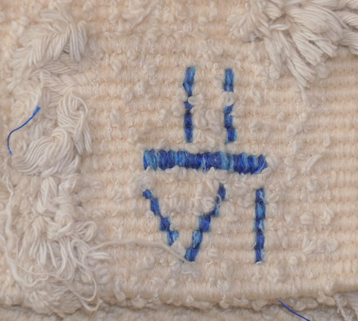 Caroline Lonchambon - Composition With Blue Circles - Tapestry-photo-4