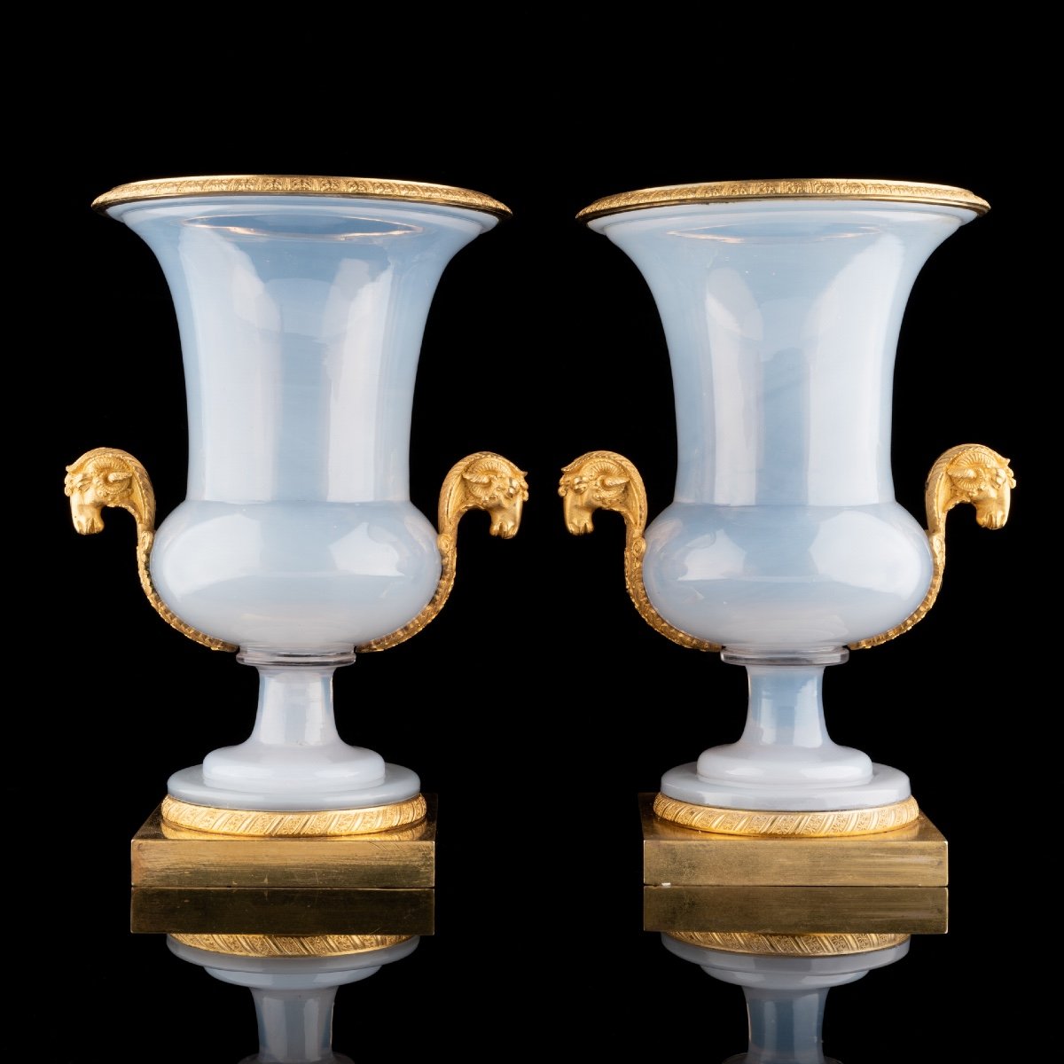 Paire De Vases Urnes En Opaline Et Bronze Doré.