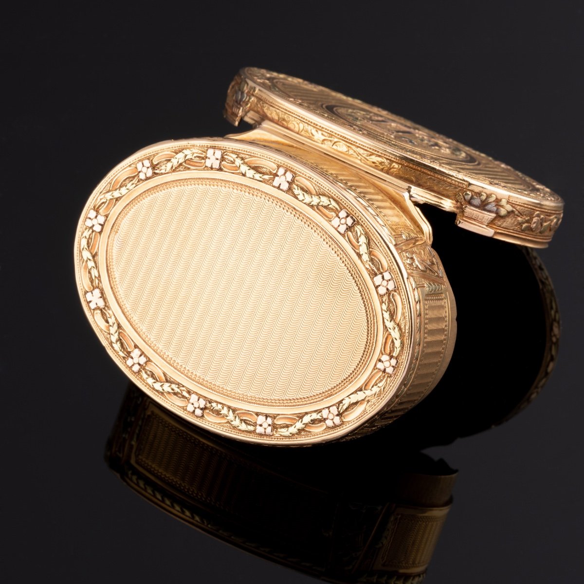Louis XVI Colored Gold Snuffbox-photo-2