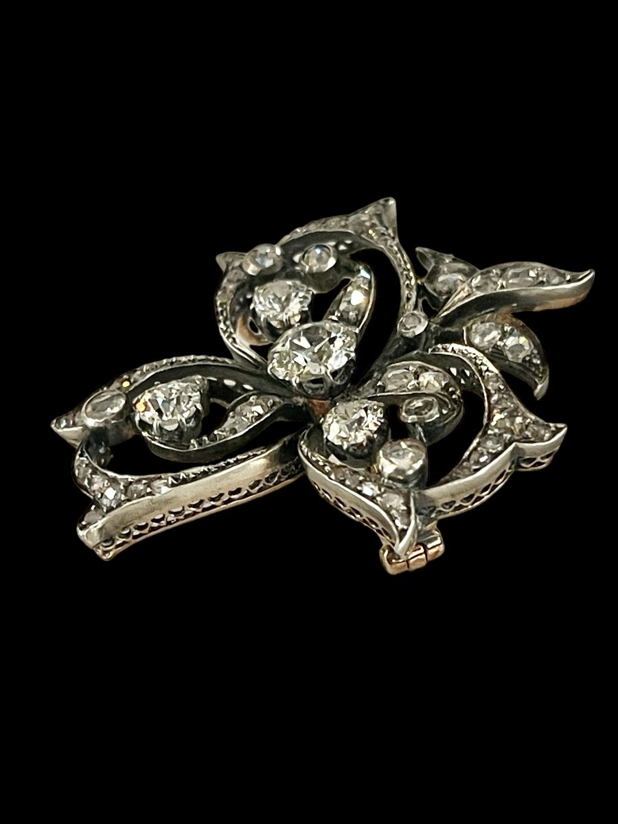 Volute Brooch Set With Diamonds 19th Century