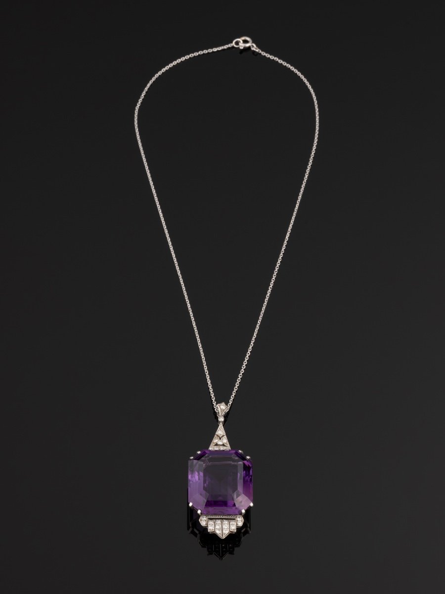 Art-deco Pendant In Platinum And Diamonds Set With An Important Amethyst-photo-3