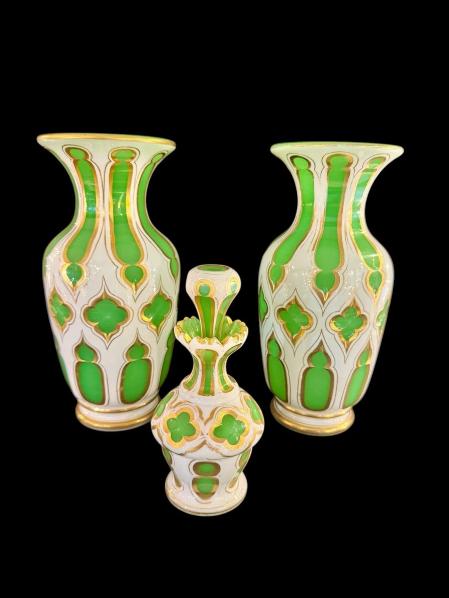 Paire De Vases En Opaline Overlay -photo-2
