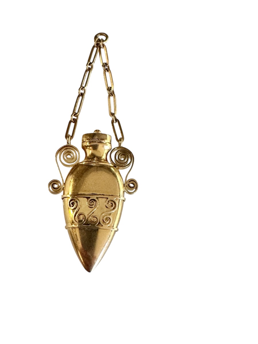 Gold Pendant Bottle, Amphora-shaped-photo-2