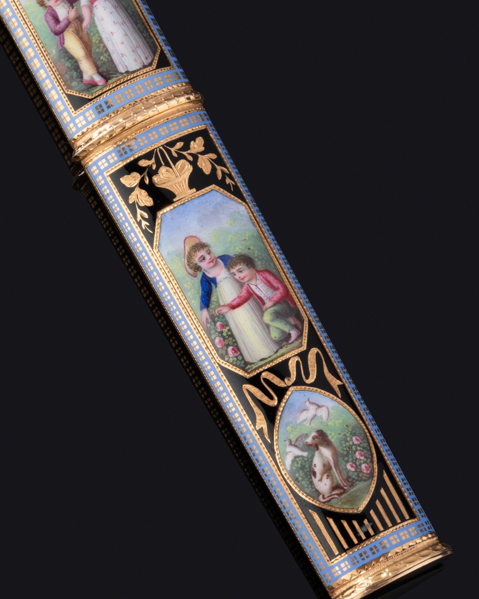 Etui en or et émail de la fin du XVIIIème siècle-photo-1