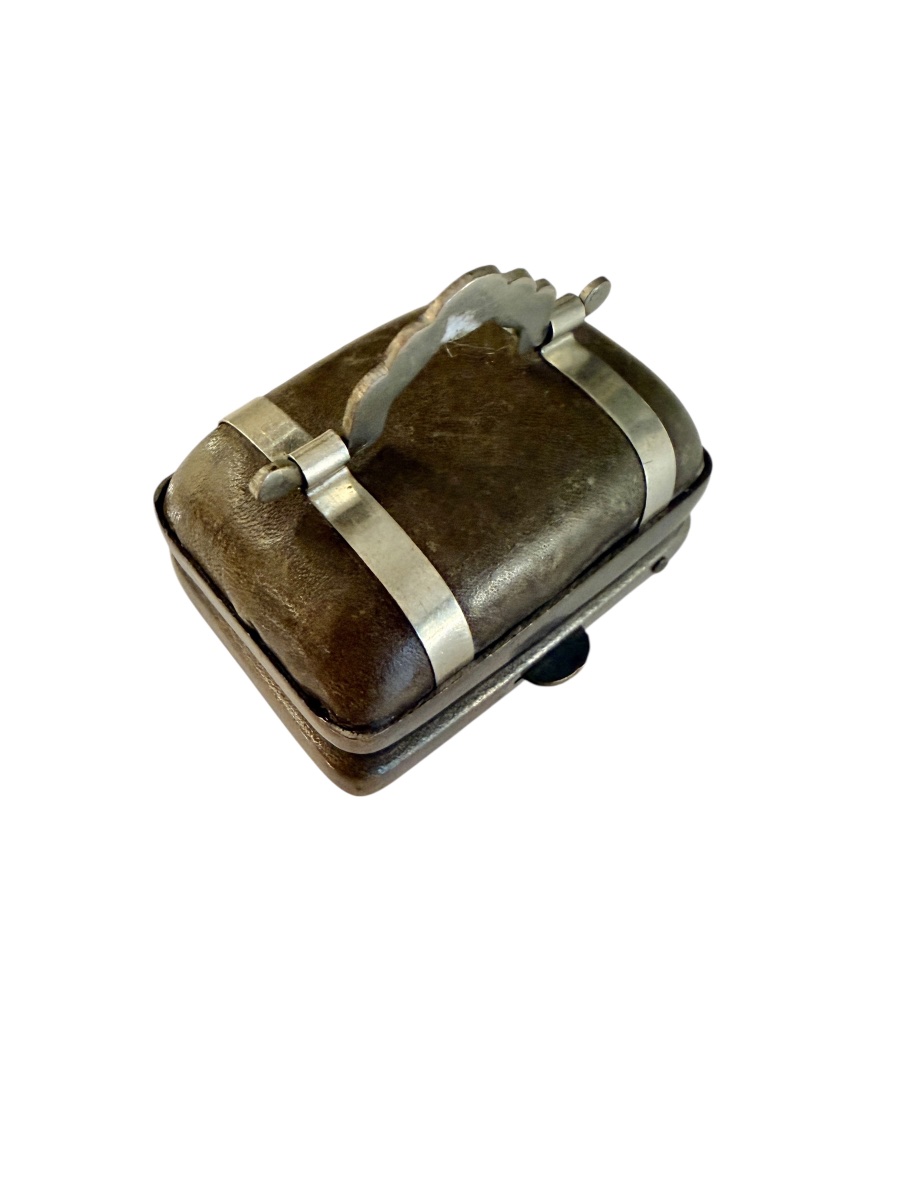 Mallette miniature avec deux dés à coudre, poupées.-photo-4