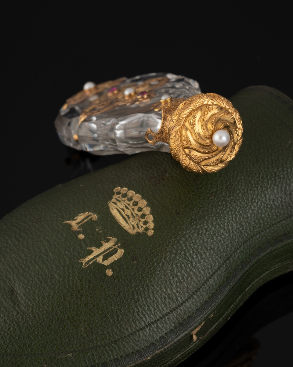 Mellerio Dits Meller: Salt Bottle In Crystal, Gold, Rubies And  Natural Pearls-photo-3
