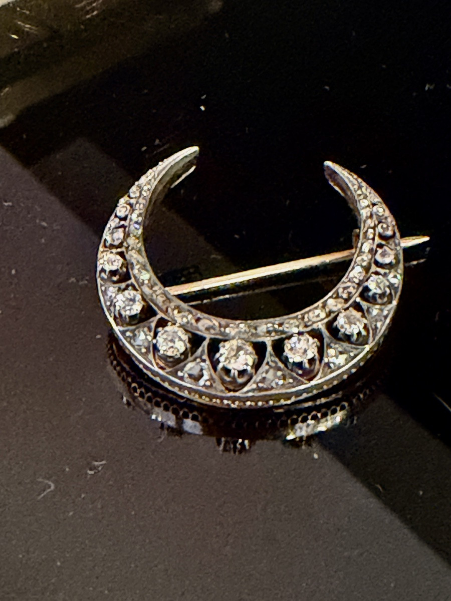 Broche croisant de lune sertie de diamants -photo-3