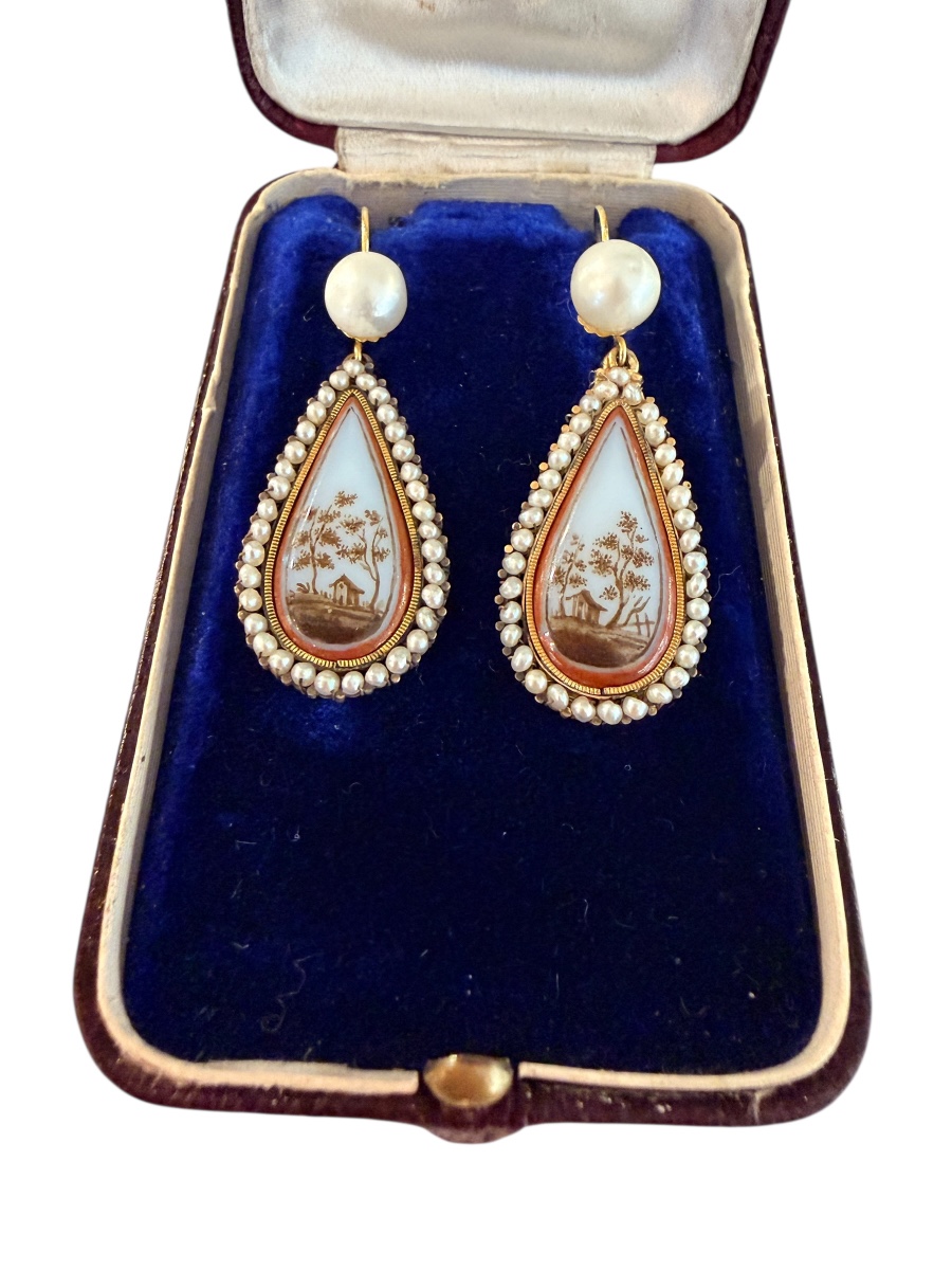 Romantic Earrings In Gold ,natural Pearls And Opaline