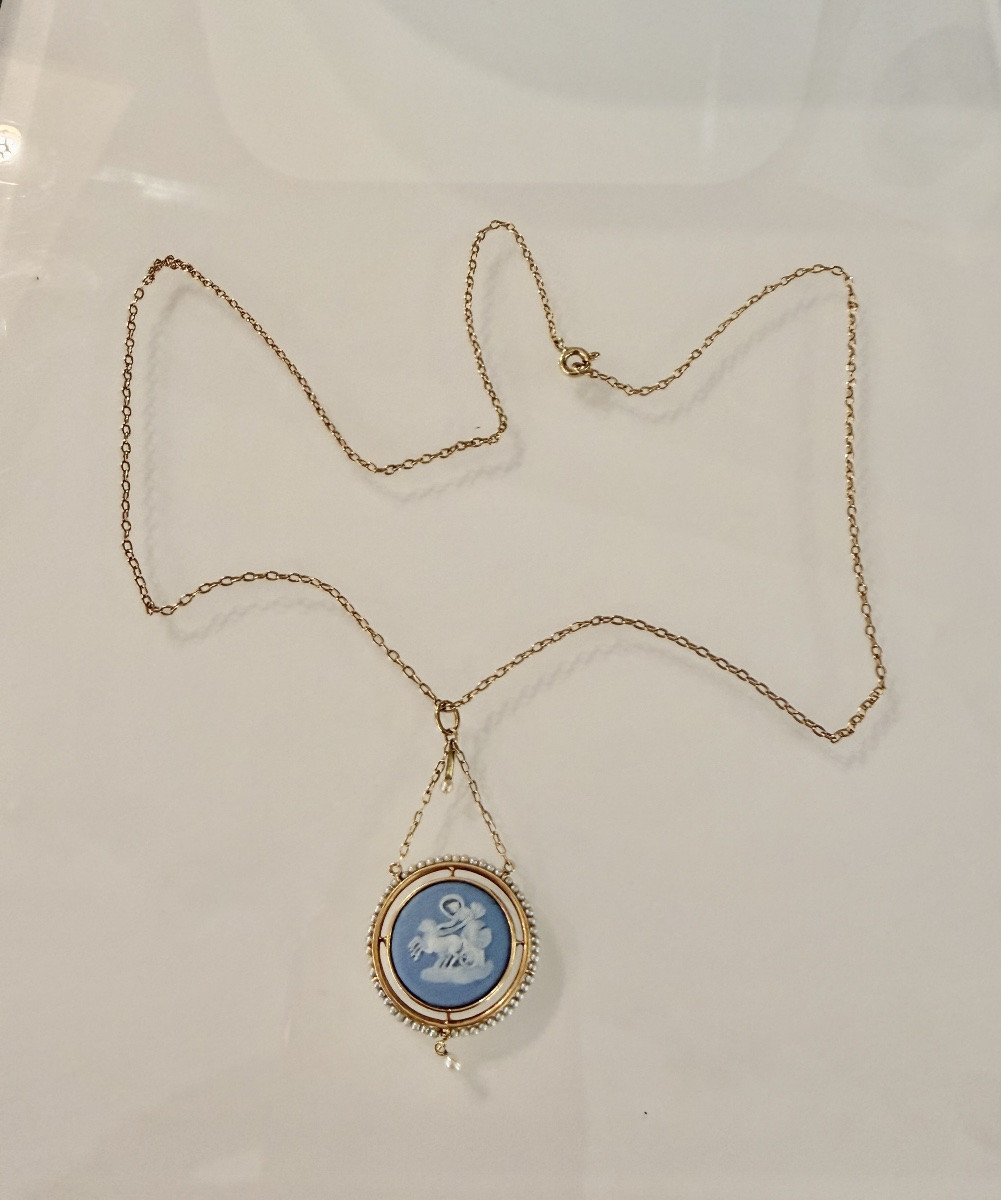 Collier orné d'un pendentif en wedgwoog et perles fines-photo-4