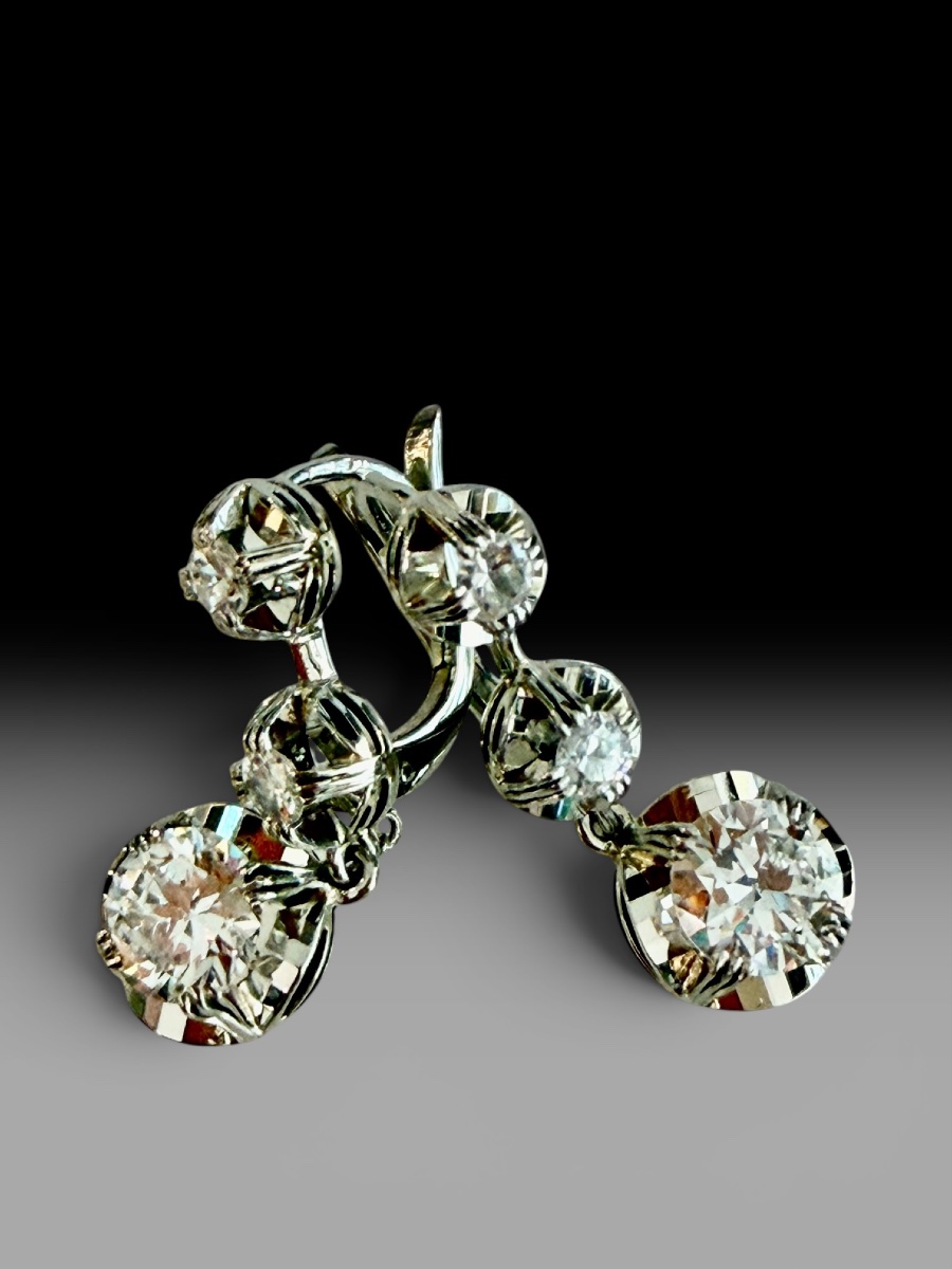 Paire de dormeuses en or et diamants -photo-2