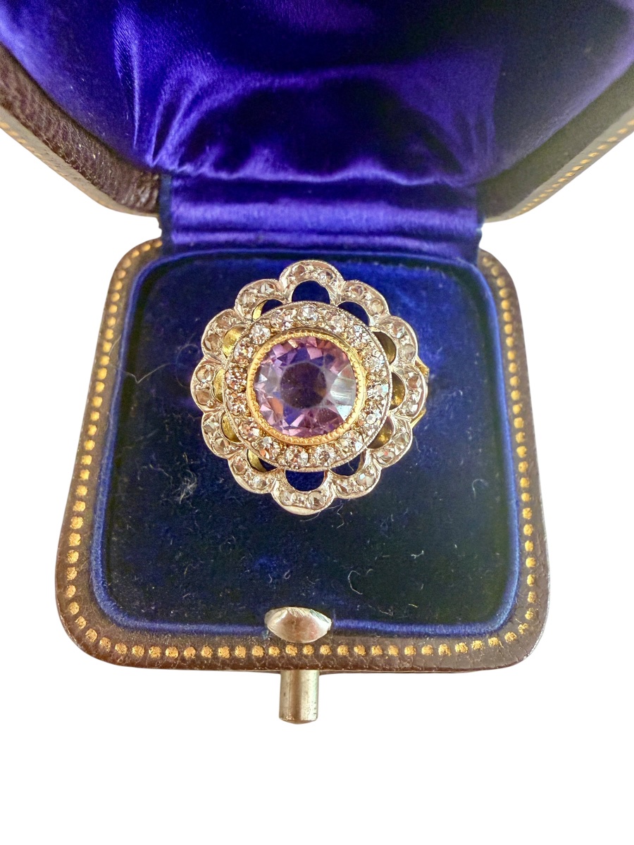 Bague  ancienne en or, platine, améthyste et diamants
