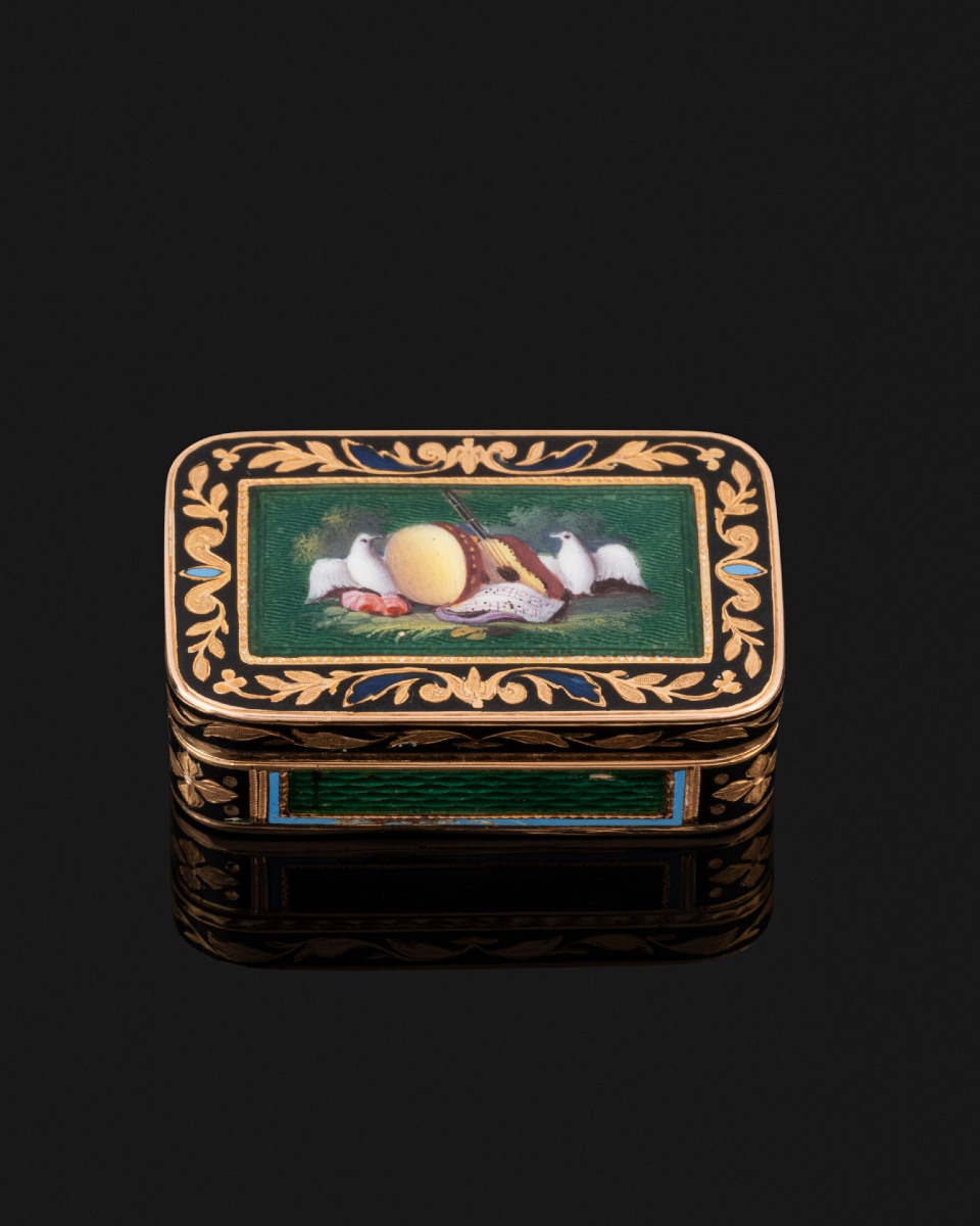 Enameled Gold Perfume Vinaigrette-photo-2