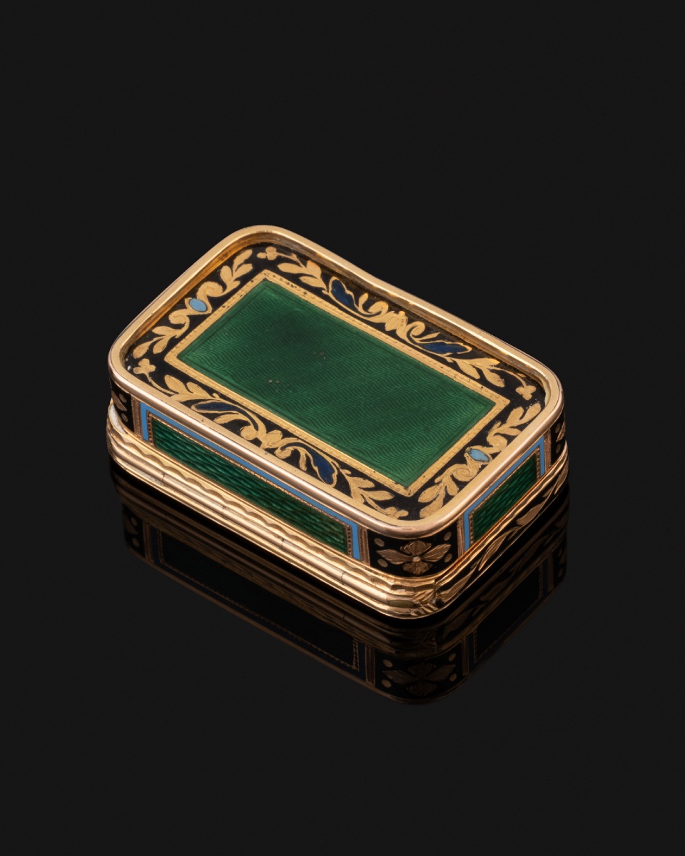 Enameled Gold Perfume Vinaigrette-photo-3