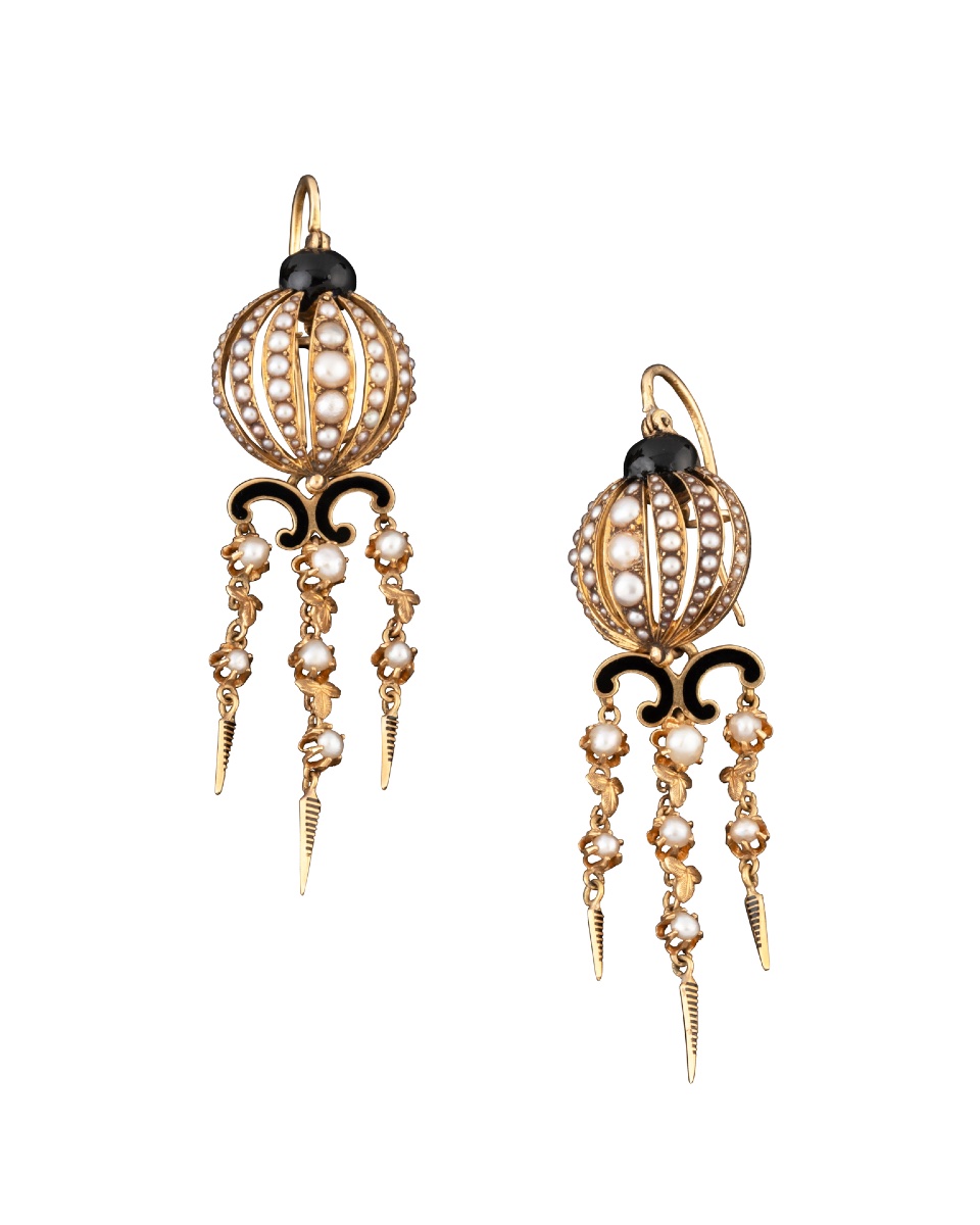 Paire de longs pendants d'oreilles en or , émail et perles fines-photo-3