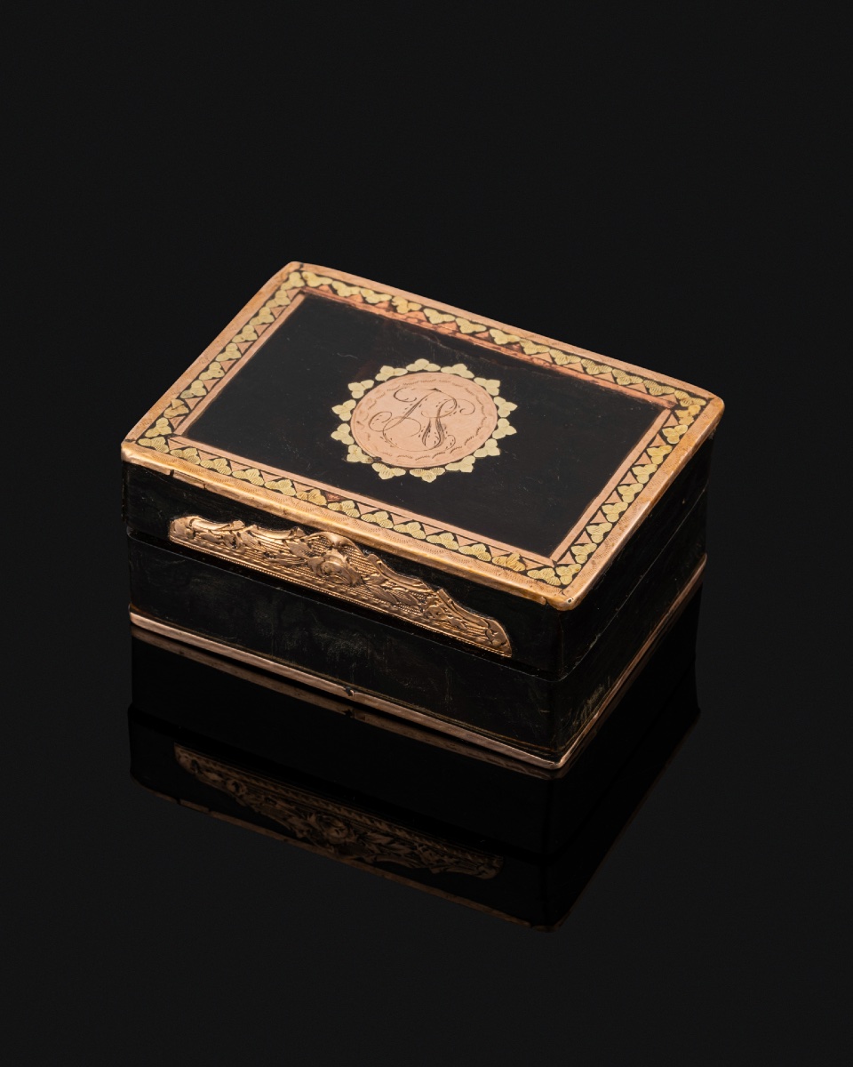 Tortoiseshell And Gold Patch  Box, Louis XVI Period-photo-3