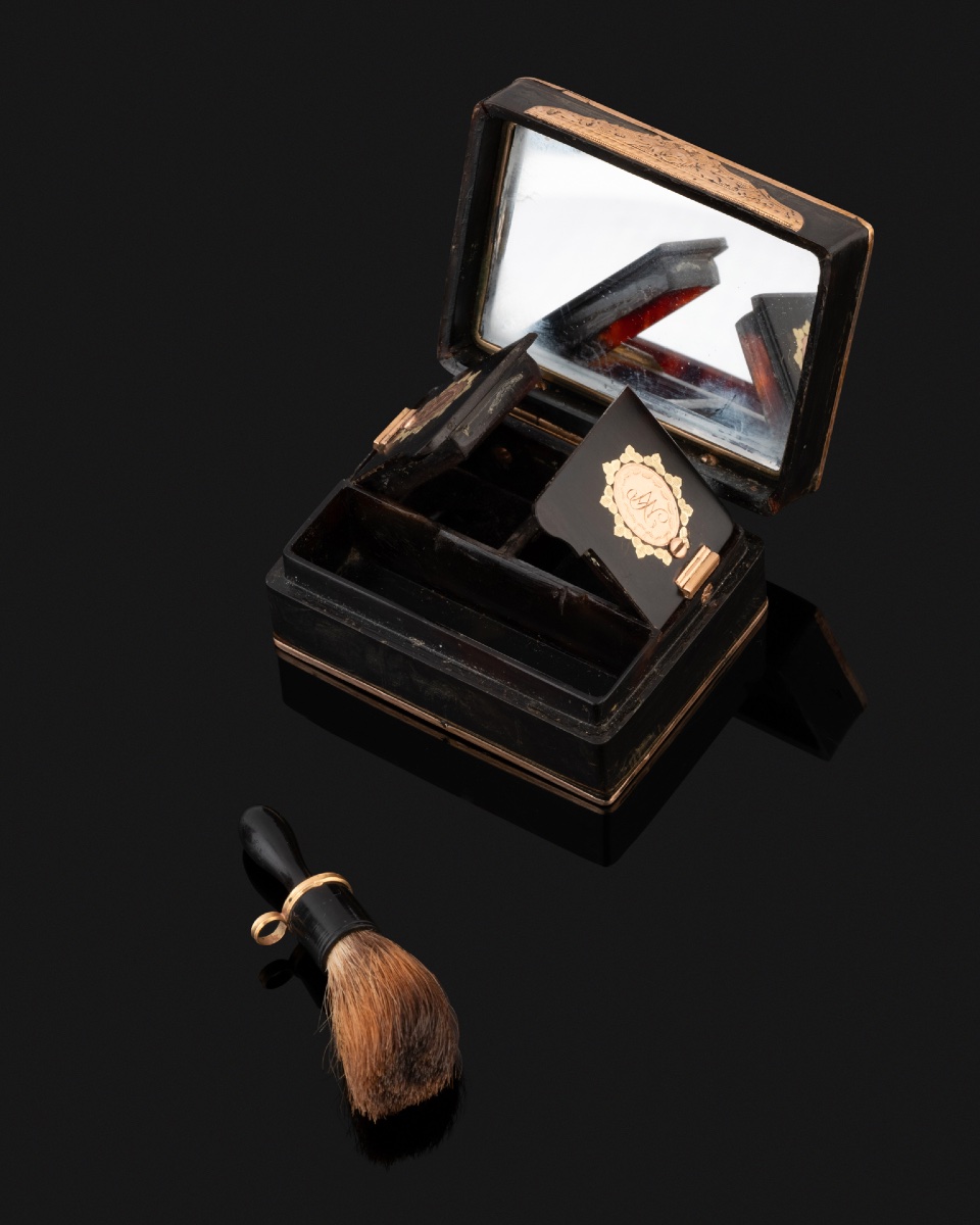 Tortoiseshell And Gold Patch  Box, Louis XVI Period-photo-3