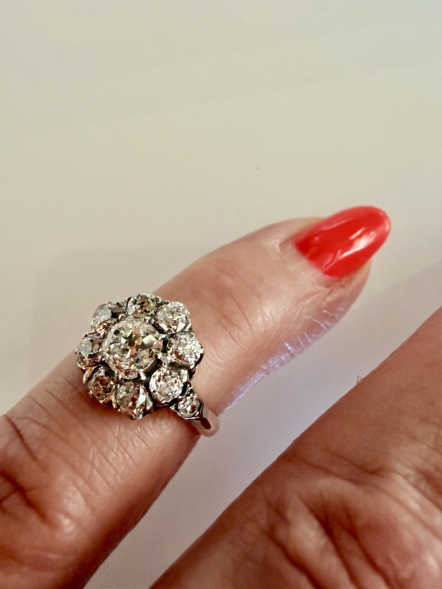 Antique Daisy-shaped Ring  Set With Diamonds -photo-4