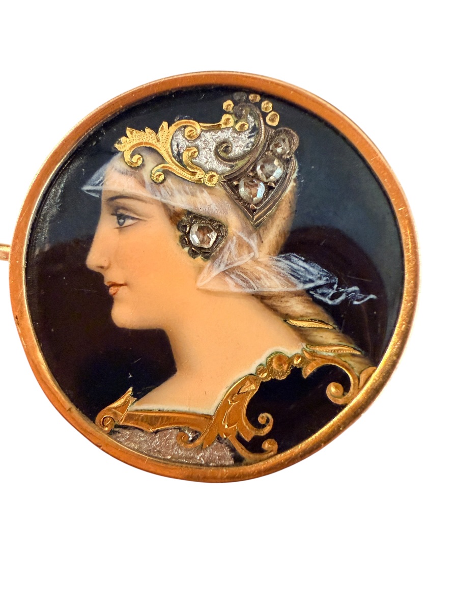 Broche en or et email 