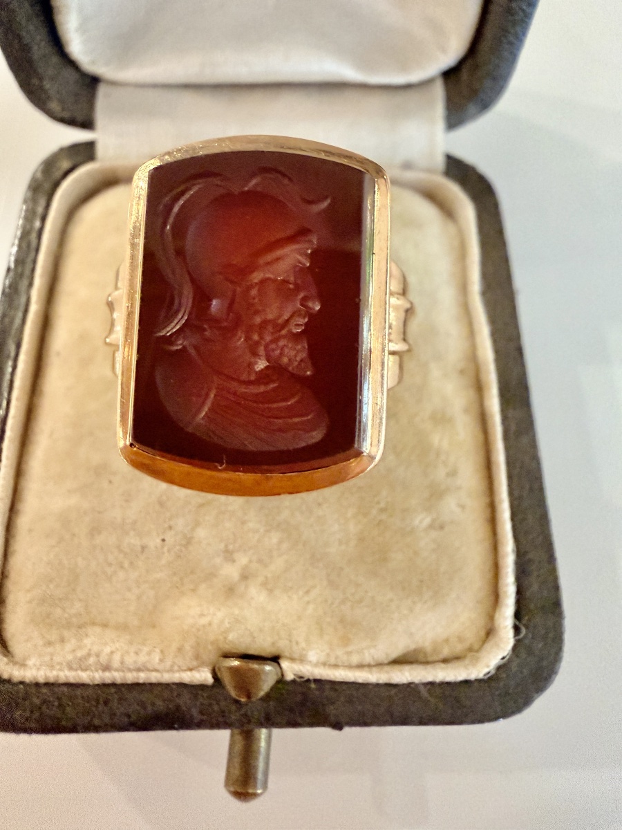 Bague en or et intaille