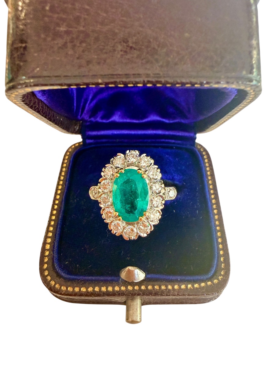 Bague Pompadour, émeraude et diamants 