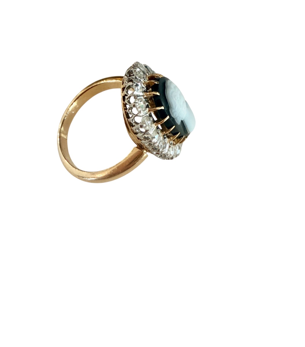 Ring Featuring An Agate Cameo Surrounded By Diamonds -photo-2