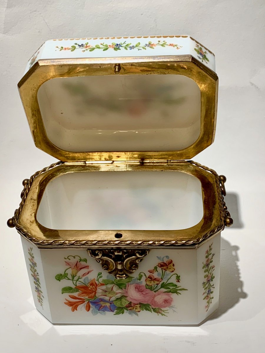 Baccarat: Box In Opaline By Jean François Robert-photo-3