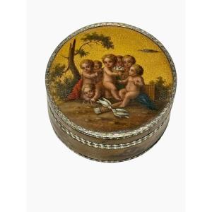 Round Box With Putti Decor, Louis XVI Period